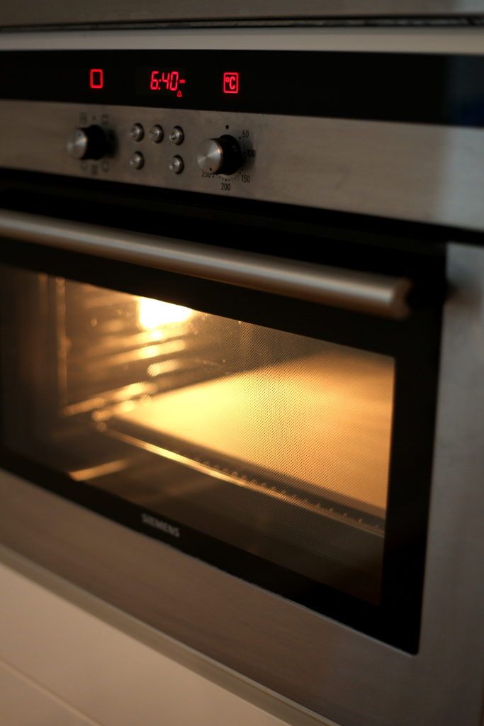 how to use a baking stone for bread